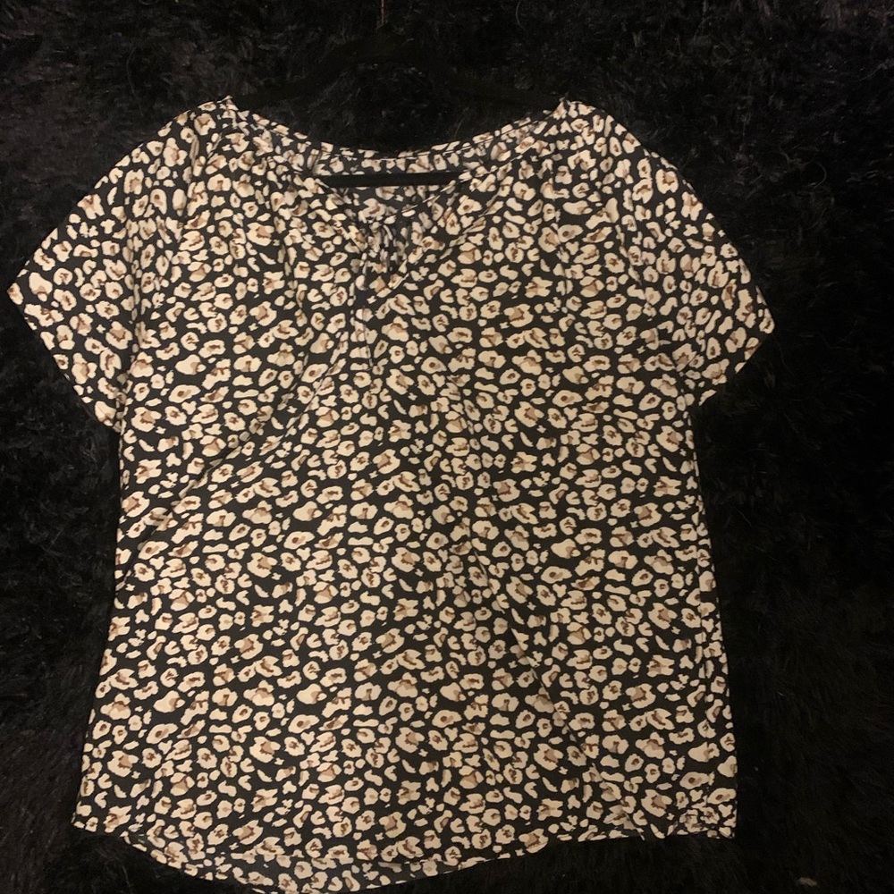 Cute flared patterned blouse - Picture 2 of 4